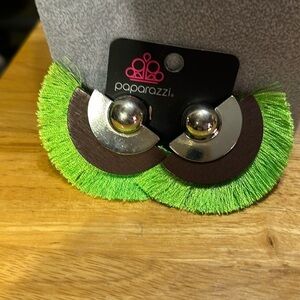 Paparazzi pierced earrings very cute, green fringe​​​
